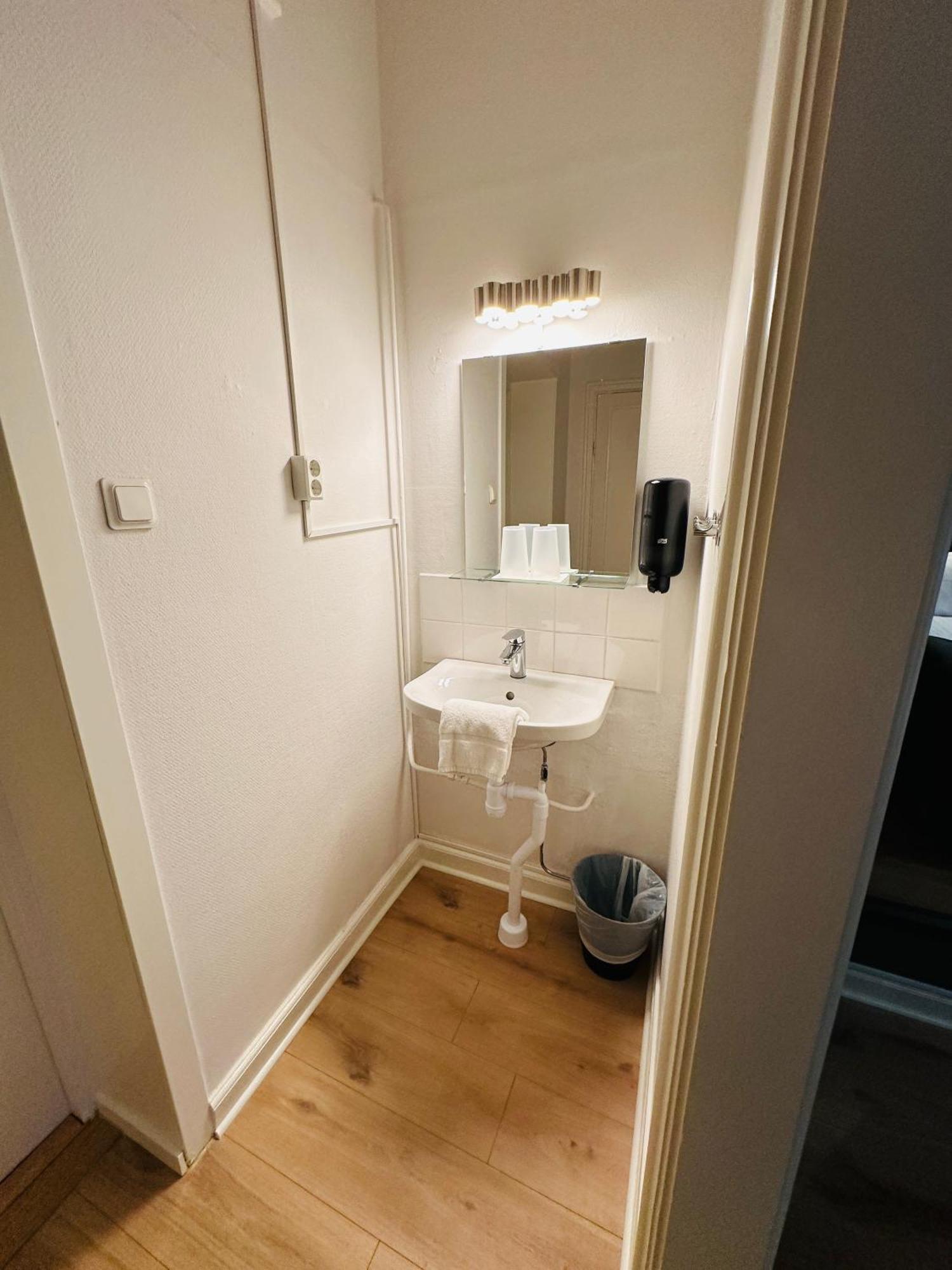 Vattengraendens Vandrarhem & Hotel Norrköping Quarto foto